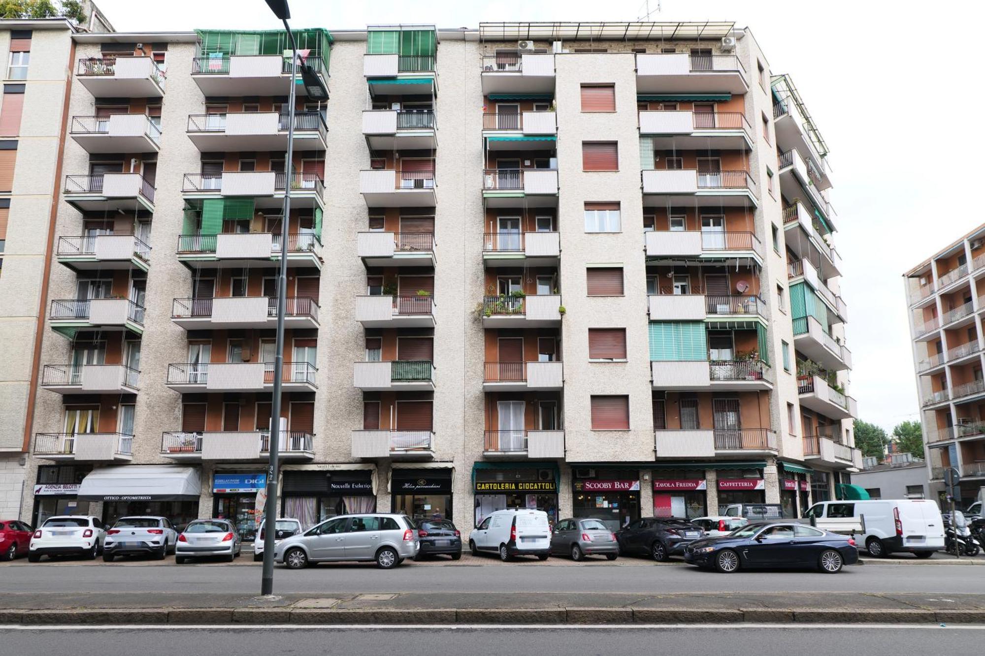 Apartamento Primopiano - Brenta Milán Exterior foto